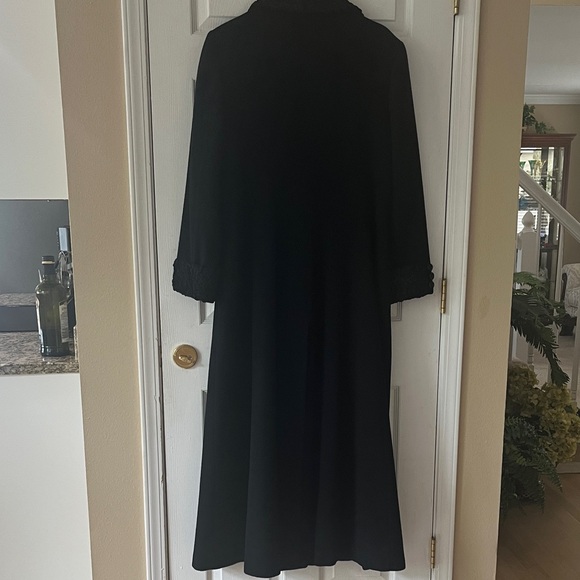 St. John Black Maxi Cashmere Coat Collection Sz 14 - Picture 8 of 11